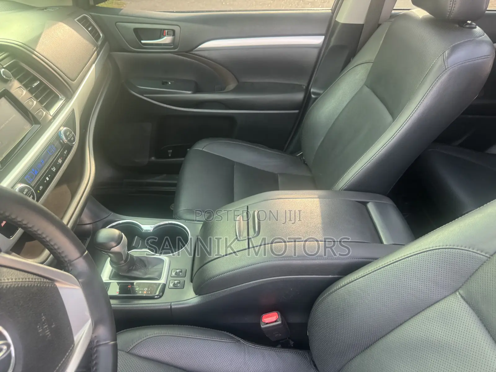 Toyota Highlander LE 4x2 V6 (3.5L 6cyl 8A) 2017 Black