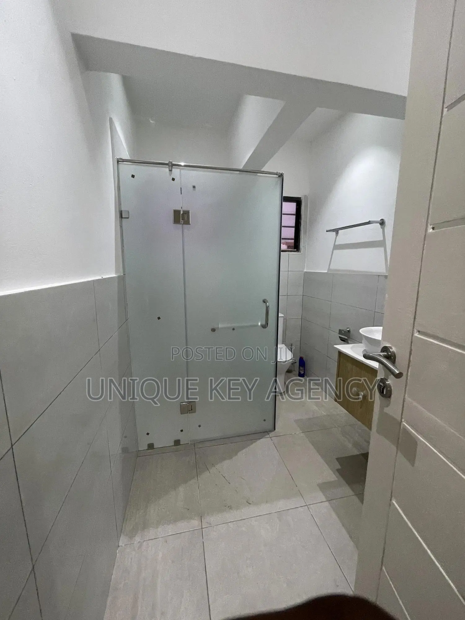 4bdrm House in Unique Key Agency, Airport Residential Area for rent
