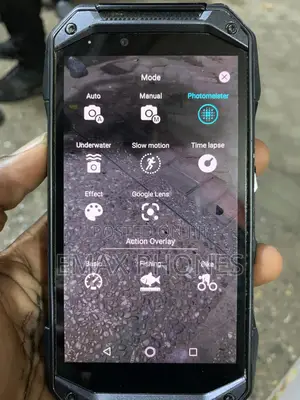Kyocera KYV45 64 GB Black