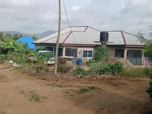 4bdrm House in Owner, Nsawam Adoagyiri Municipal for sale