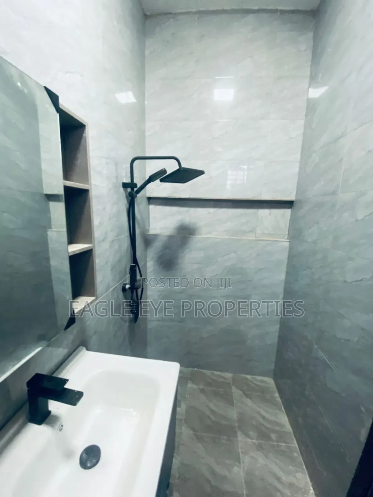 4bdrm House in Nmai-Dzorn for sale