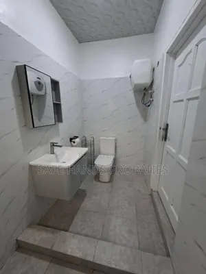 3bdrm House in Adenta Amenhia, Accra Metropolitan for sale