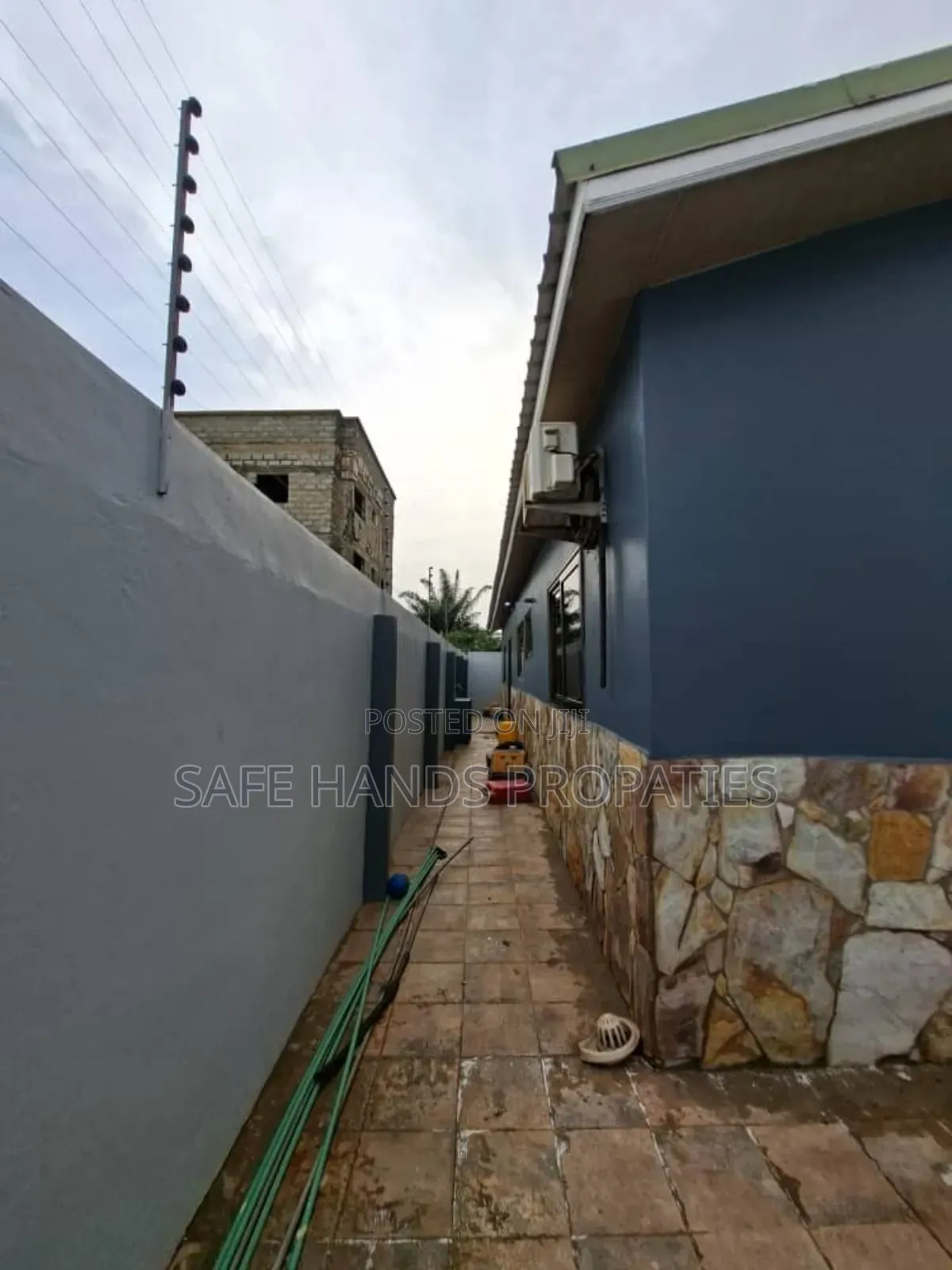 3bdrm House in Adenta Amenhia, Accra Metropolitan for sale