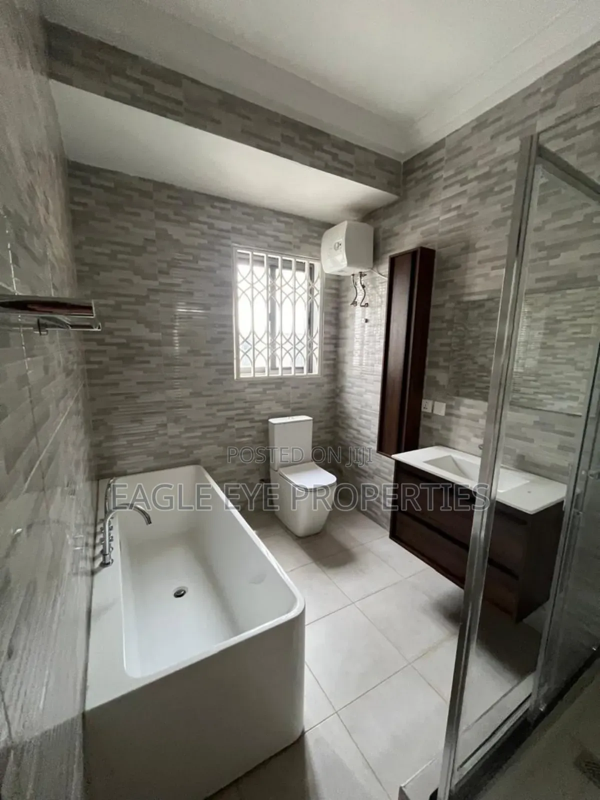 4bdrm House in Nmai-Dzorn for sale