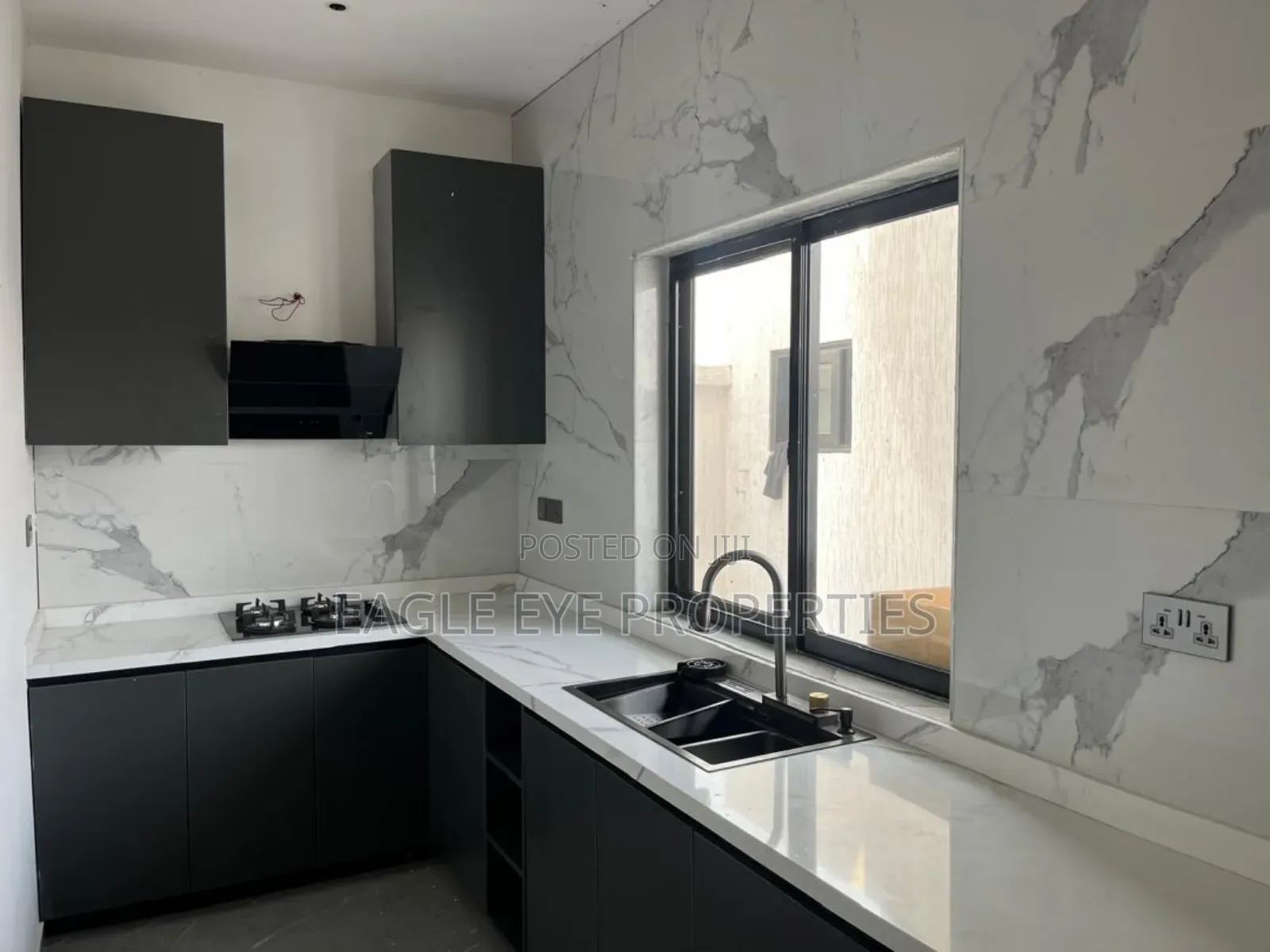 4bdrm House in Little Roses Area for sale