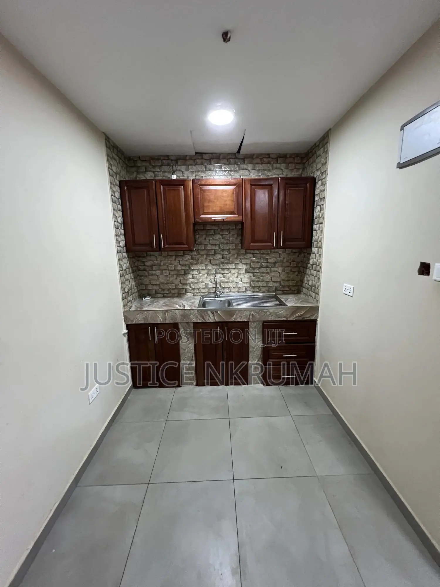 1bdrm Apartment in Mr Justice Estate, Old Barrier for rent