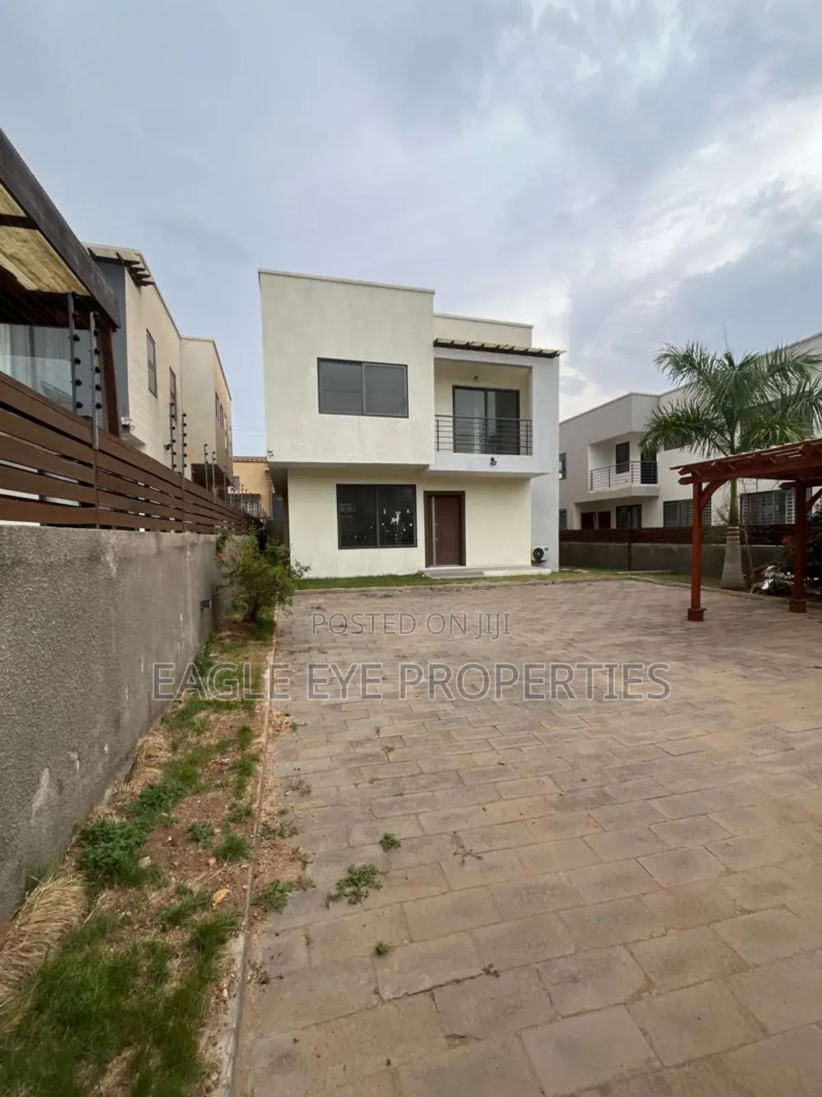 3bdrm House in Nmai-Dzorn for sale