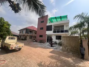 11bdrm Villa in Lakeside Community 8 for sale
