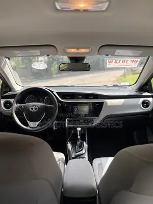 Toyota Corolla LE 4dr Sedan (1.8L 4cyl CVT) 2017 Silver