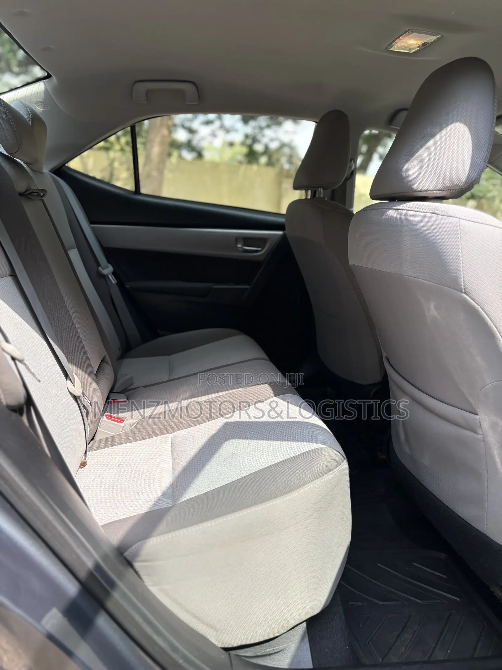 Toyota Corolla LE 4dr Sedan (1.8L 4cyl CVT) 2017 Silver