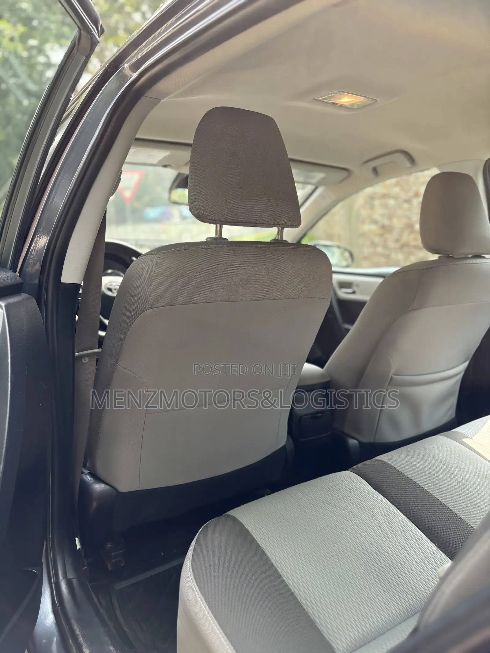 Toyota Corolla LE 4dr Sedan (1.8L 4cyl CVT) 2017 Silver