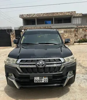 Toyota Land Cruiser 2014 Black