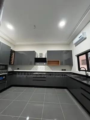 4bdrm Duplex in Lake Side Estate for sale