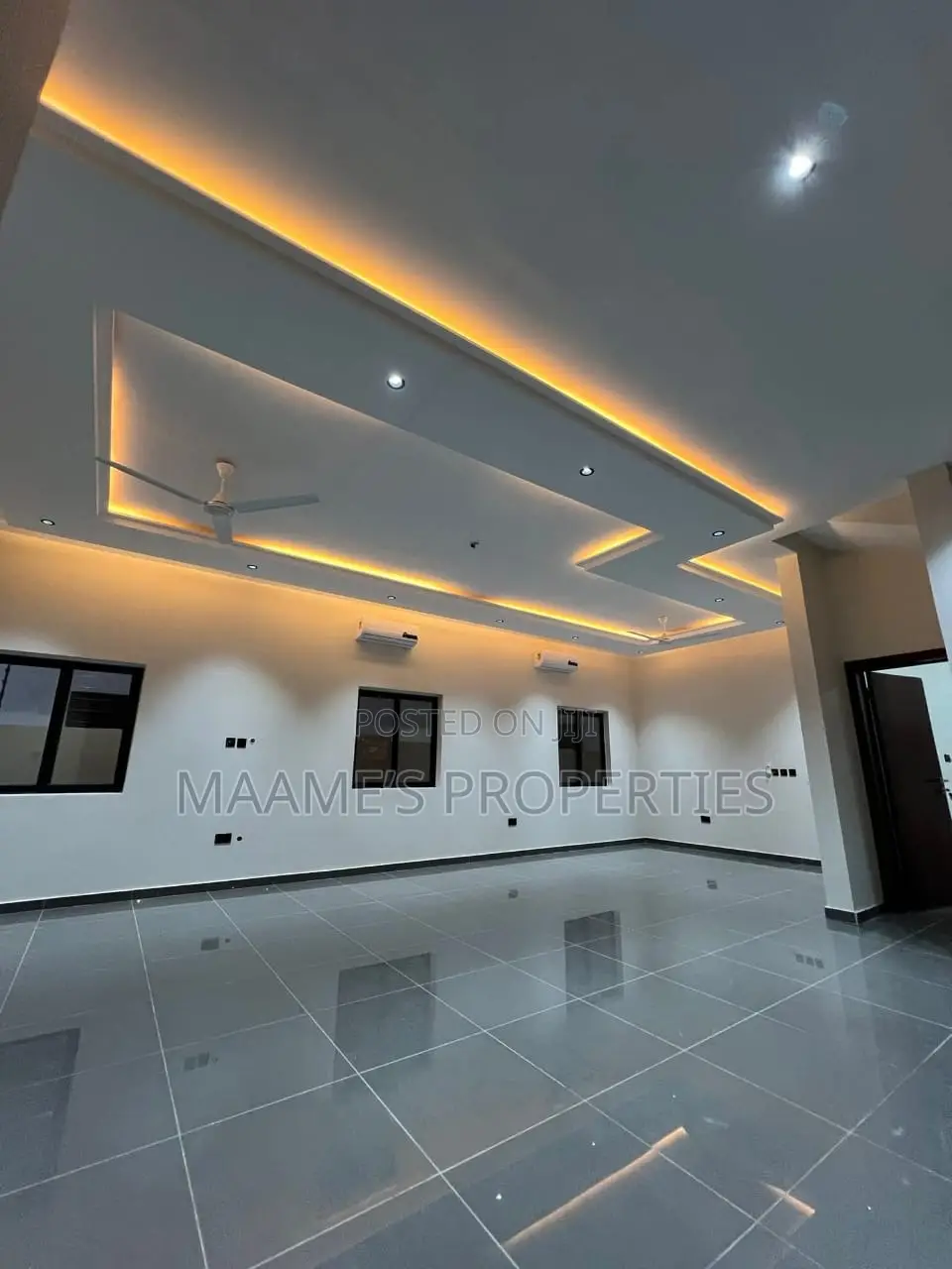 4bdrm Duplex in Lake Side Estate for sale