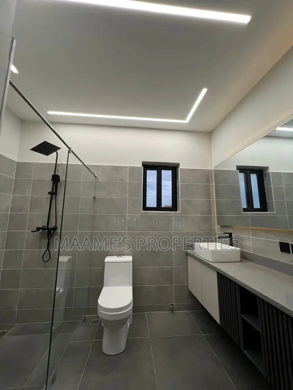 4bdrm Duplex in Lake Side Estate for sale