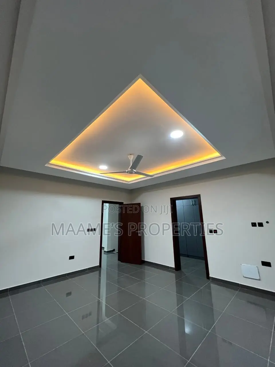 4bdrm Duplex in Lake Side Estate for sale