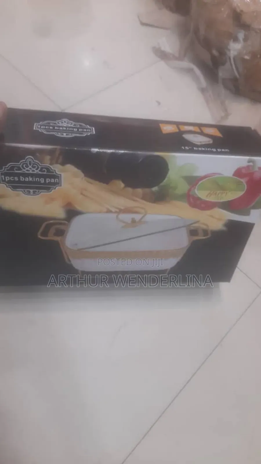 Serving Ceramic Bowl Come With A Gold Stand