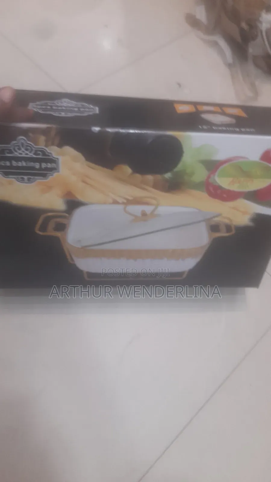 Serving Ceramic Bowl Come With A Gold Stand