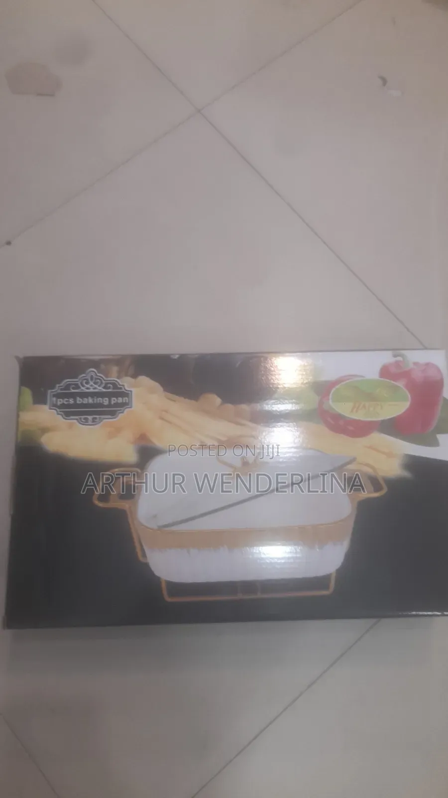 Serving Ceramic Bowl Come With A Gold Stand