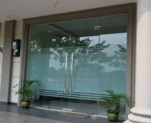 10mm Tempered Glazz Doorr