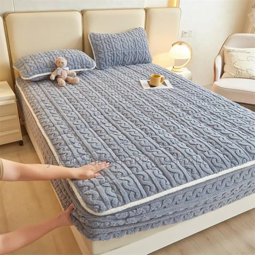 Warm Velvet Mattress Protector Thickened Cotton Mattress Cover