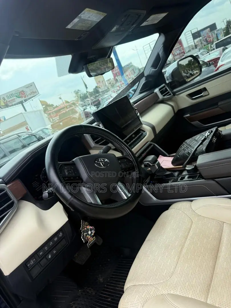 Toyota Tundra 1794 Edition CrewMax 6.5' Bed 2023 Blue