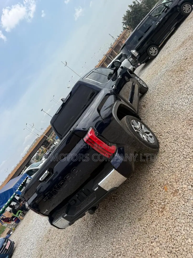 Toyota Tundra 1794 Edition CrewMax 6.5' Bed 2023 Blue