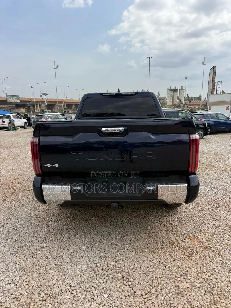 Toyota Tundra 1794 Edition CrewMax 6.5' Bed 2023 Blue