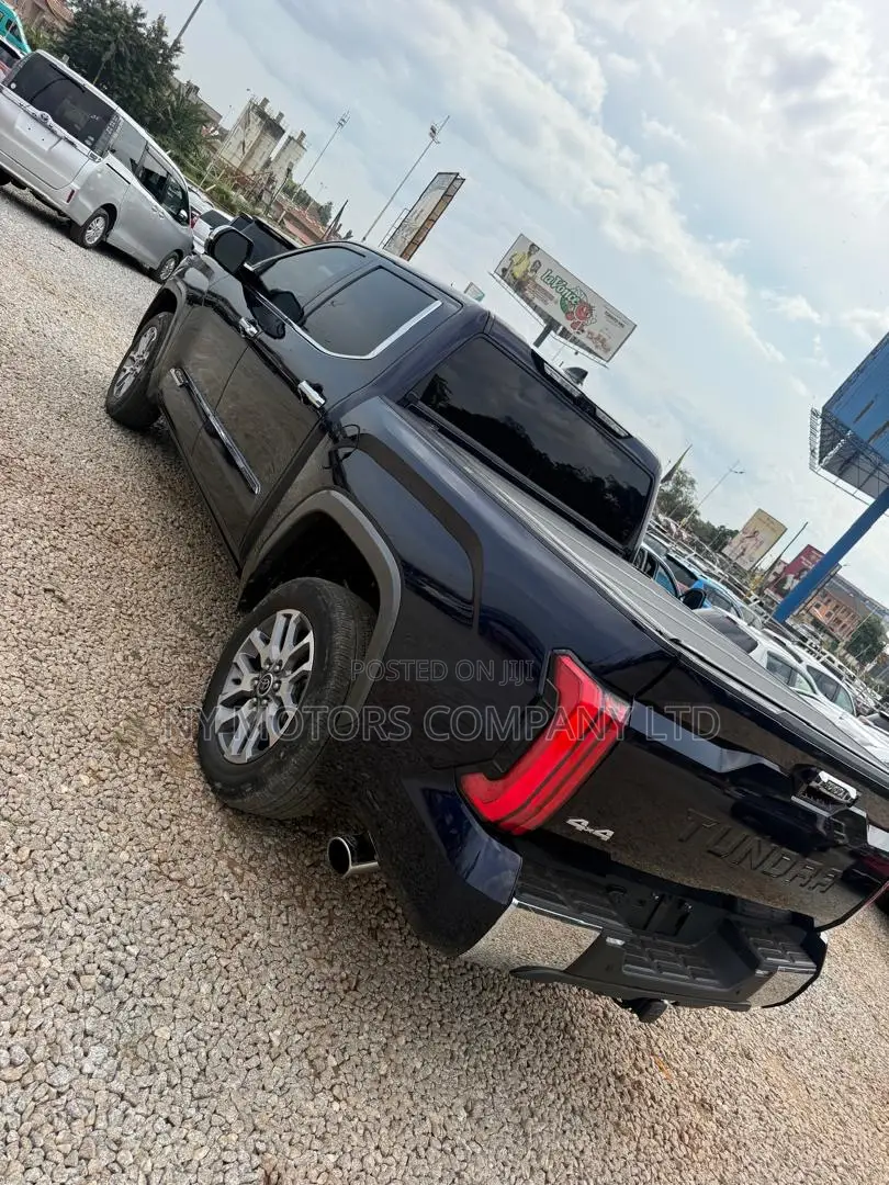 Toyota Tundra 1794 Edition CrewMax 6.5' Bed 2023 Blue
