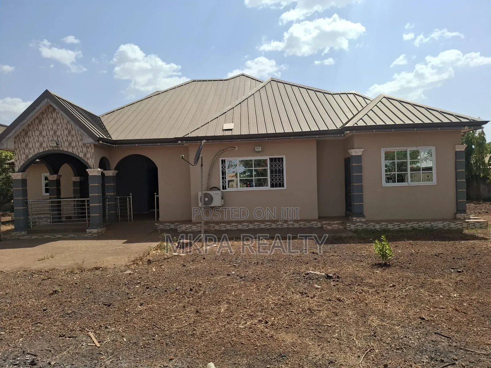 6bdrm House in Mkpa Realty, Tamale Municipal for rent
