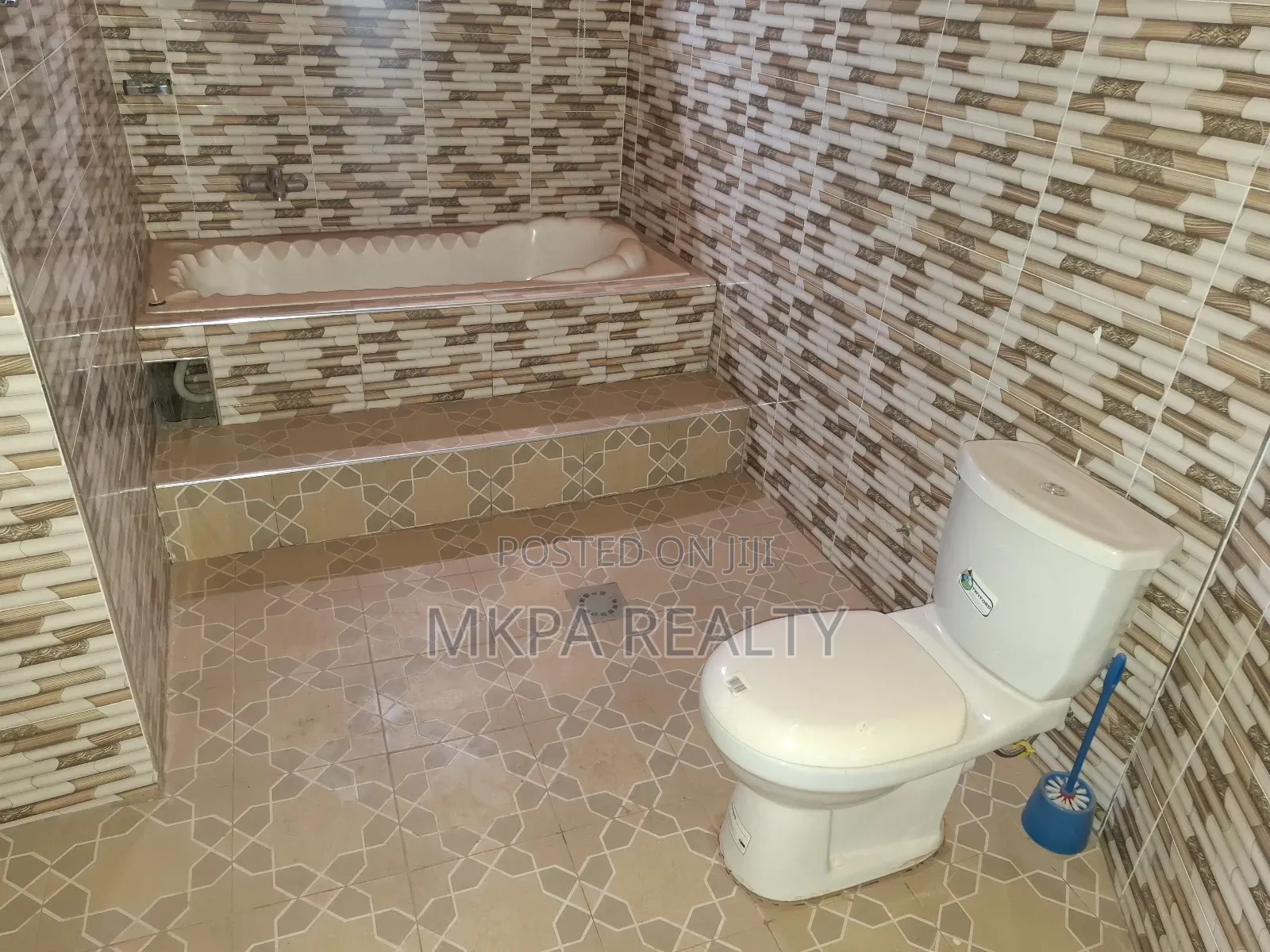 6bdrm House in Mkpa Realty, Tamale Municipal for rent