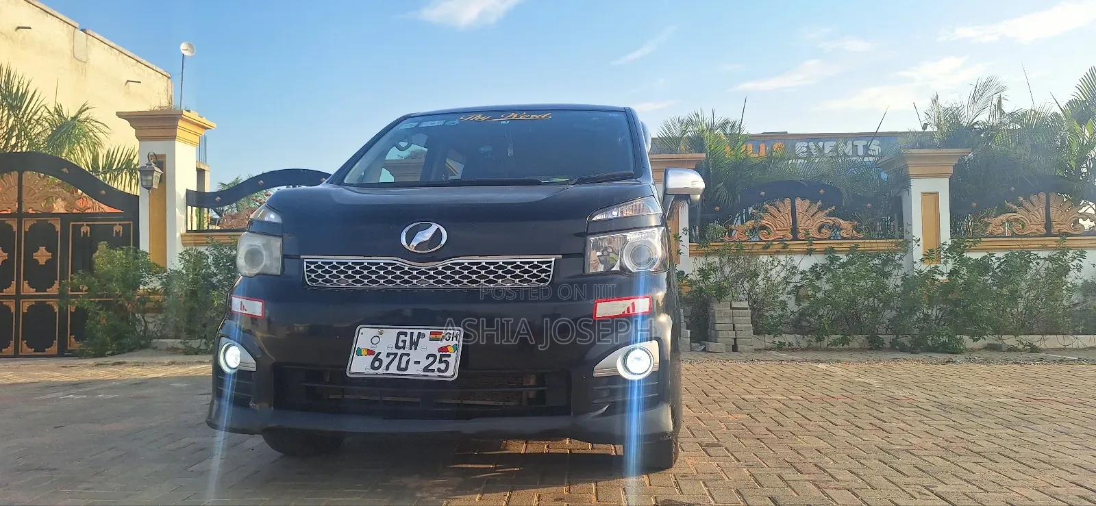 Toyota Vitz 2012 Black