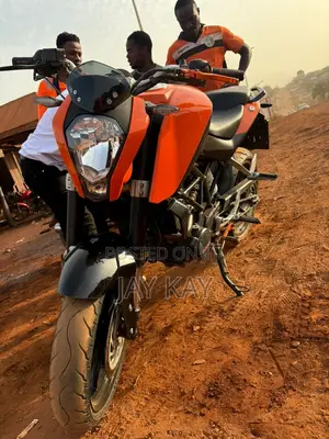 KTM Duke 125 2024 Orange