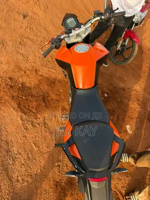 KTM Duke 125 2024 Orange