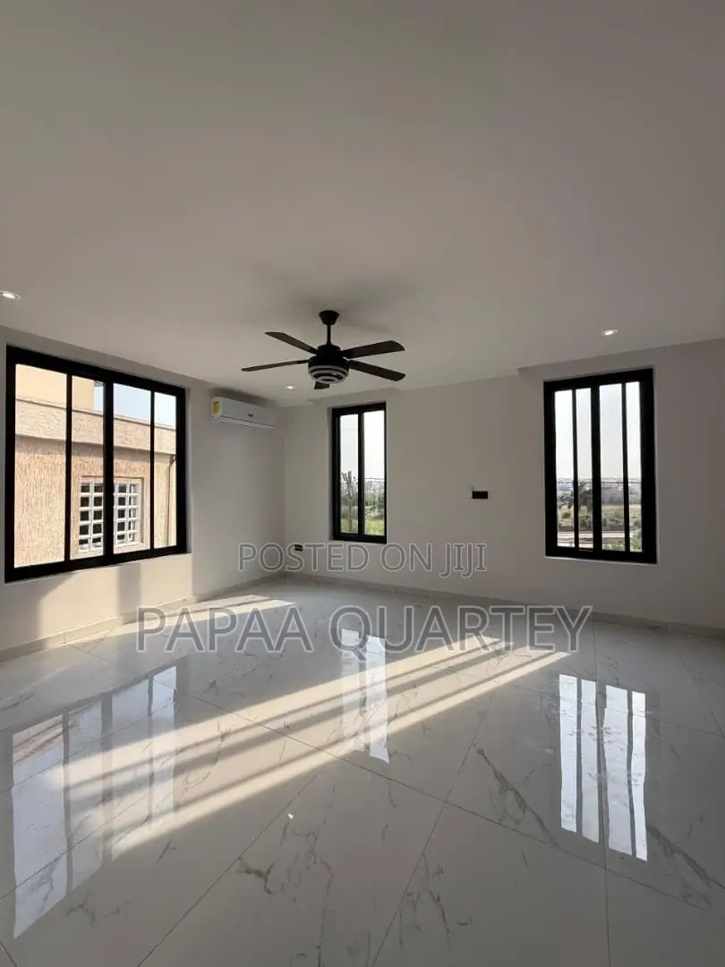 6bdrm House in East Legon for sale