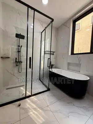 6bdrm House in East Legon for sale