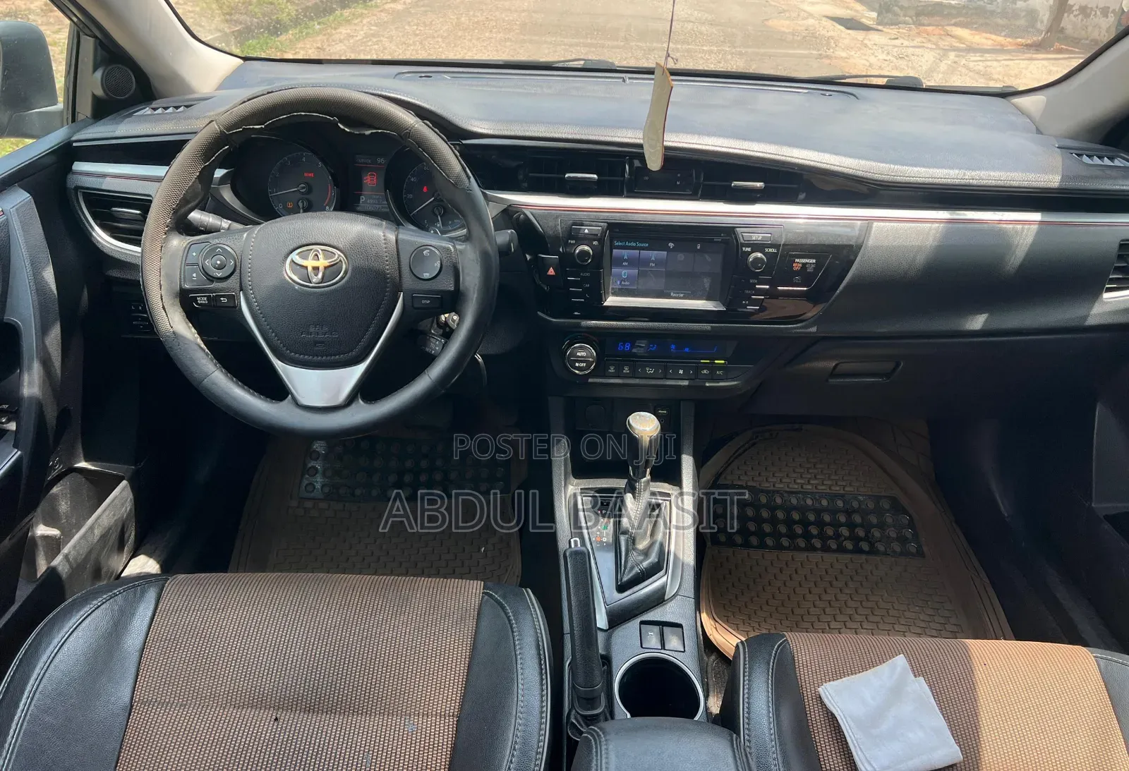 Toyota Corolla LE 4dr Sedan (1.8L 4cyl CVT) 2015 Black