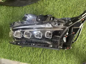 Toyota Land Cruiser Prado 2018 Spec Headlights