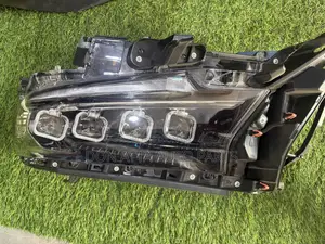 Toyota Land Cruiser Prado 2018 Spec Headlights