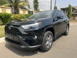 Toyota RAV4 XLE 2022 Black