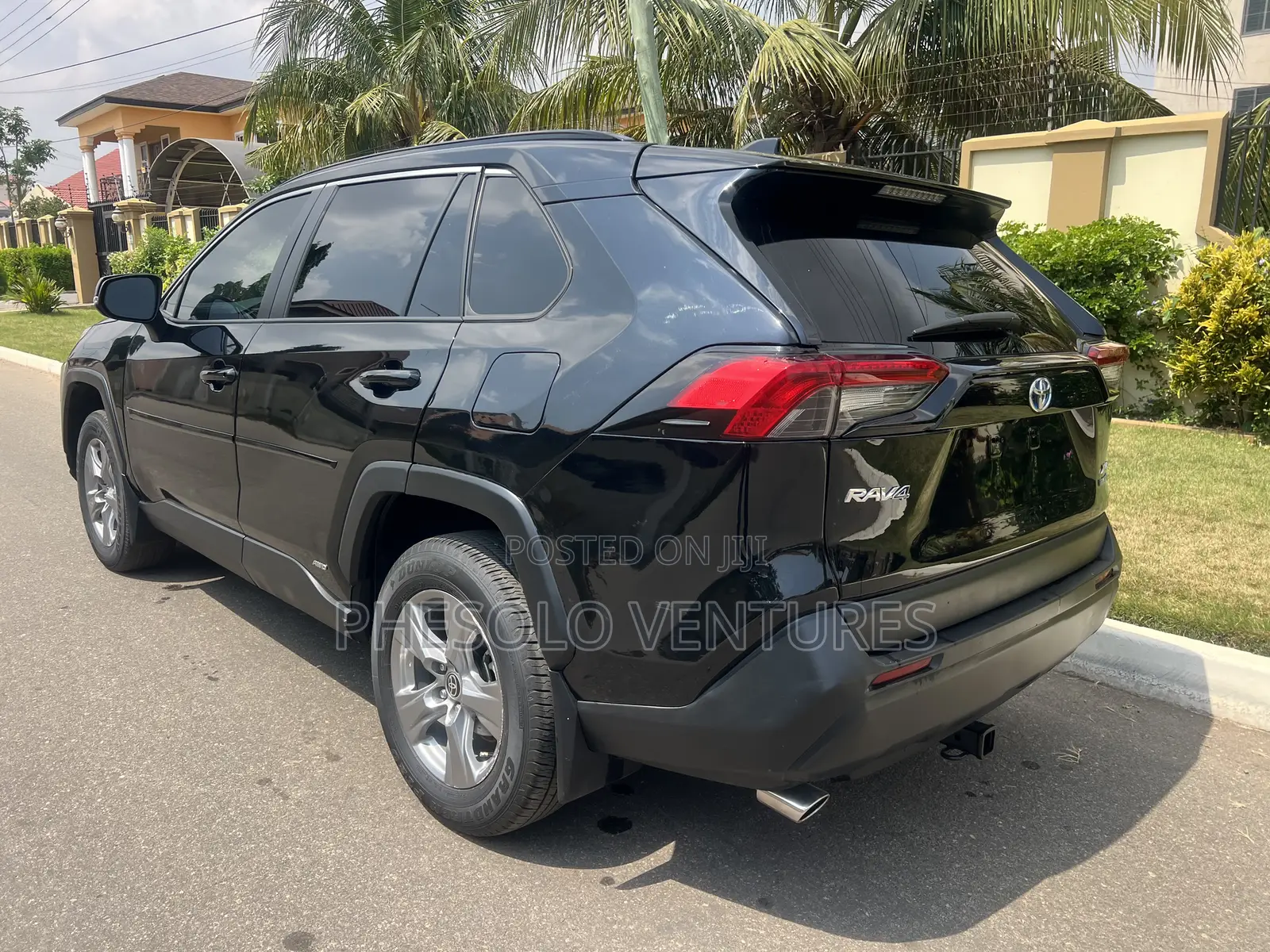 Toyota RAV4 XLE 2022 Black
