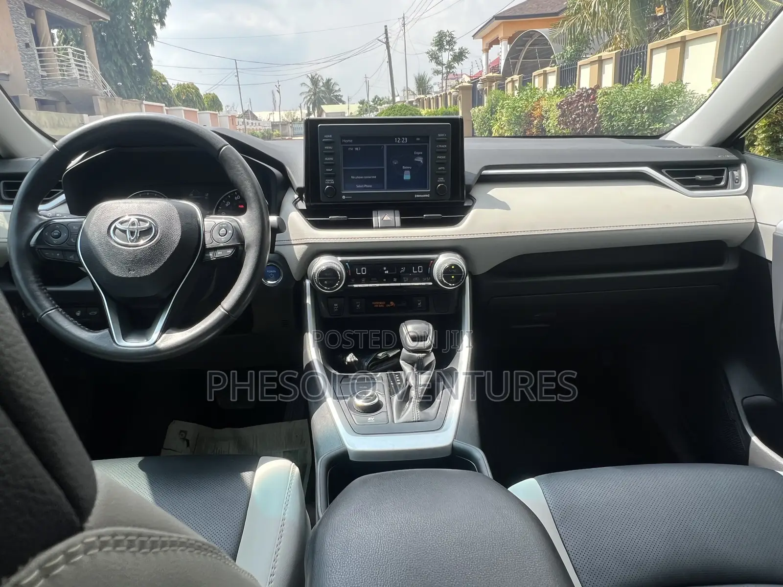 Toyota RAV4 XLE 2022 Black