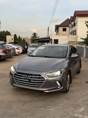 Hyundai Elantra Limited Sedan FWD (2.0L 4cyl 6A) 2017 Gray