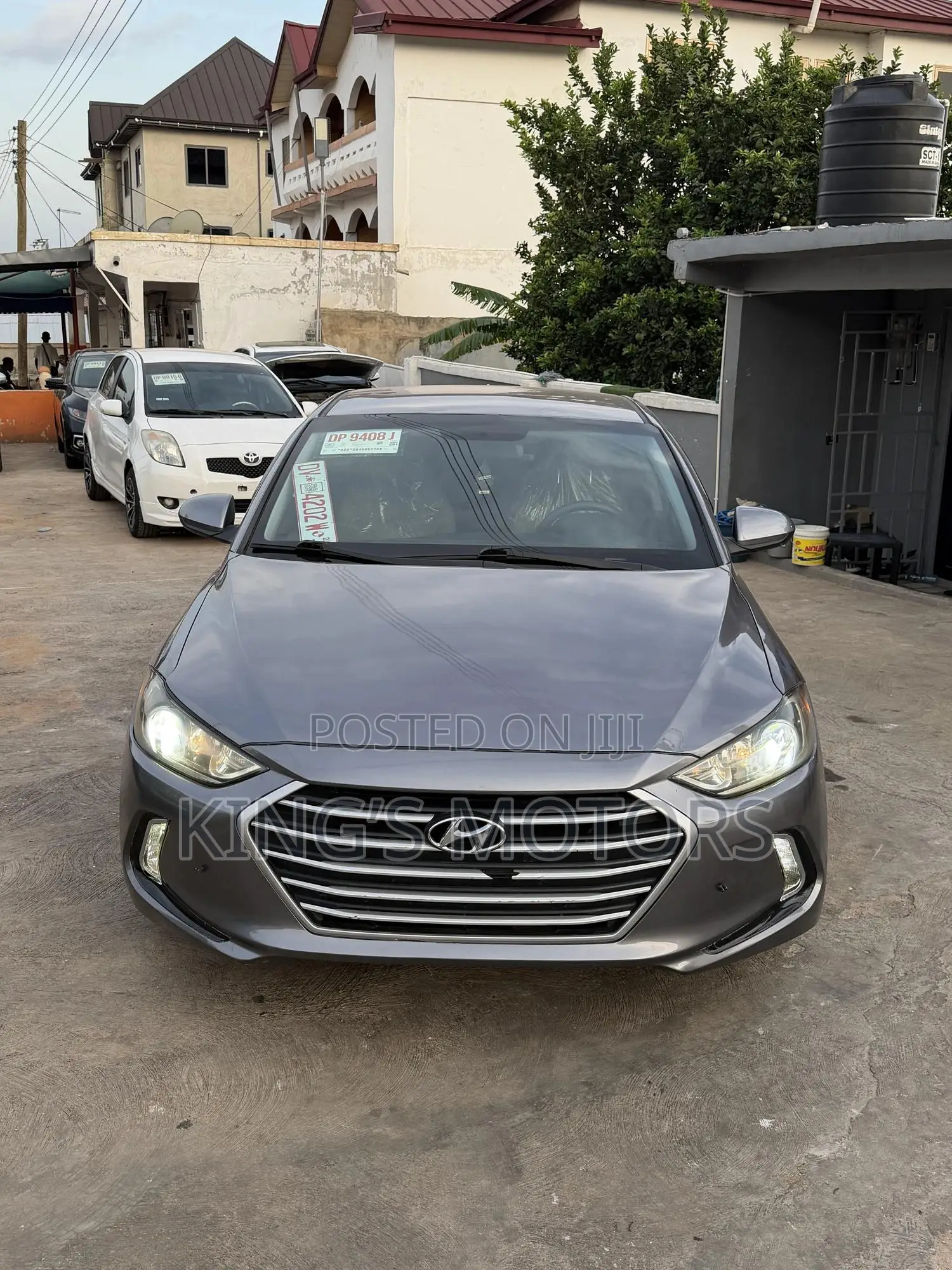 Hyundai Elantra Limited Sedan FWD (2.0L 4cyl 6A) 2017 Gray