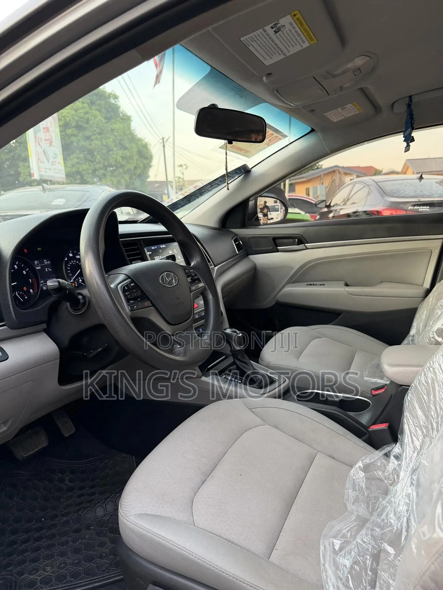 Hyundai Elantra Limited Sedan FWD (2.0L 4cyl 6A) 2017 Gray