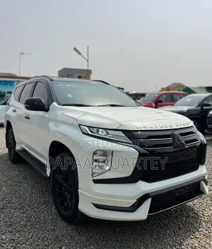 New Mitsubishi Montero Sport 2023 White