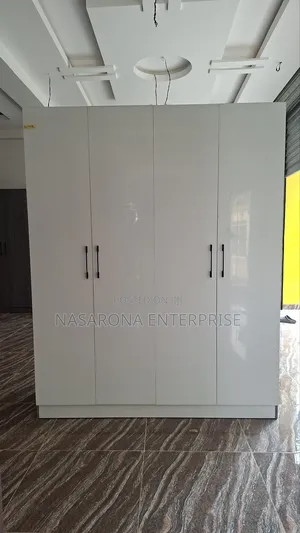 Glossy 4 Door Wardrobe 160x55x200cm