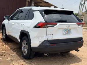 Toyota RAV4 2025 White