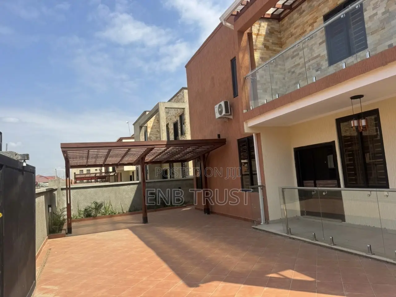 4bdrm Duplex in Achimota, Mile 7 for rent
