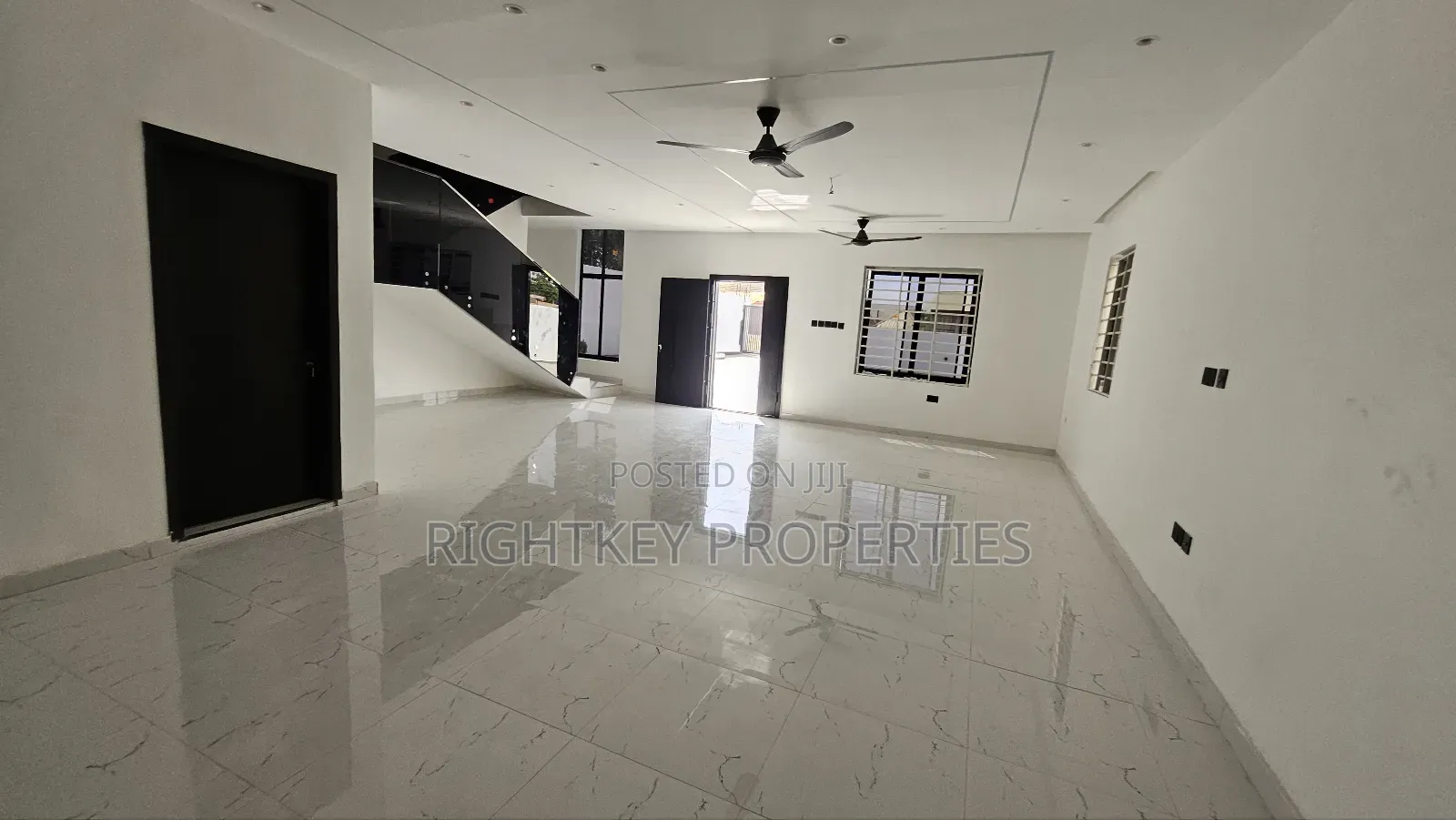 6bdrm House in Rightkey, Kumasi Metropolitan for sale